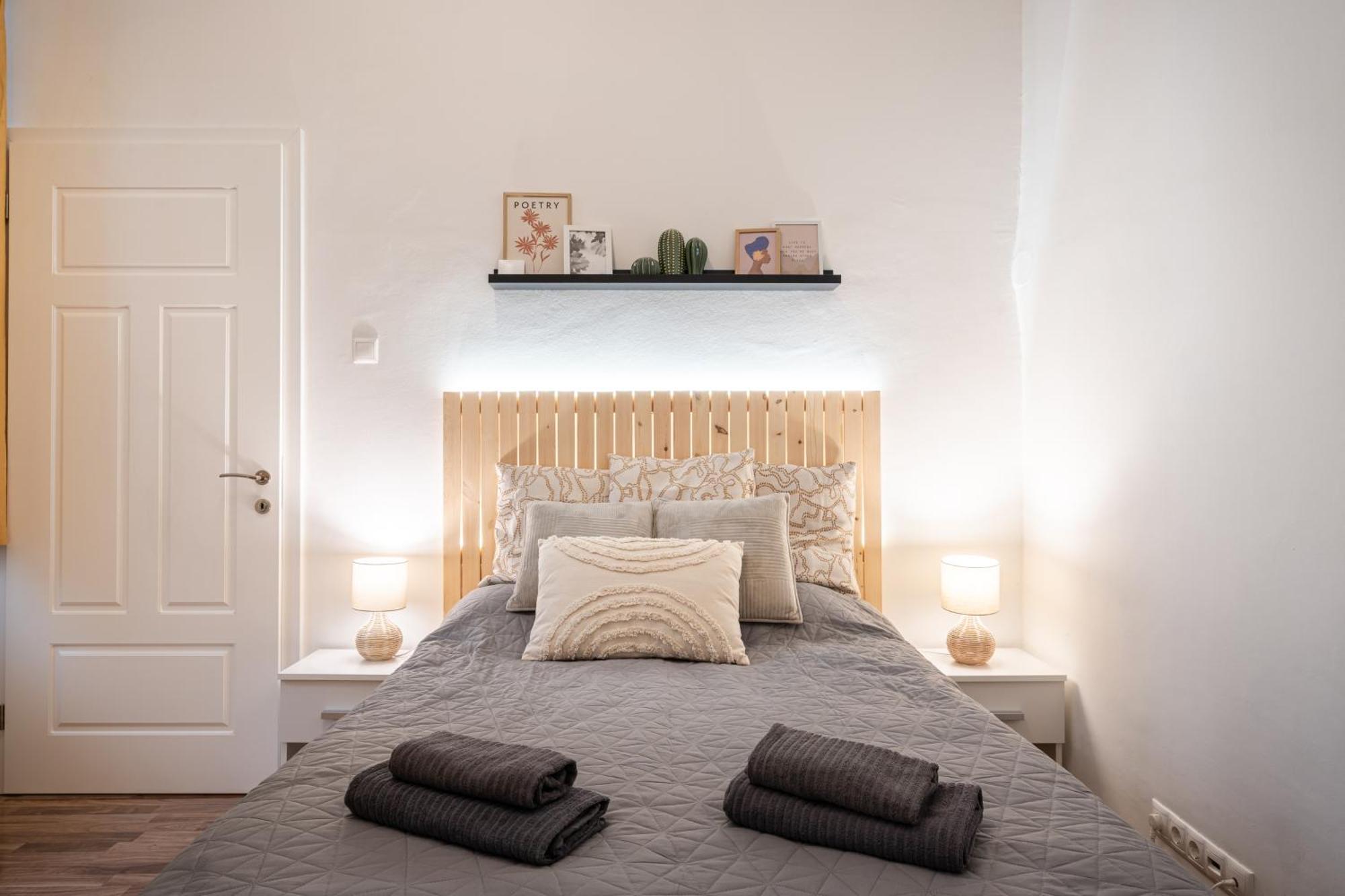 Evergreen Downtown Apartment